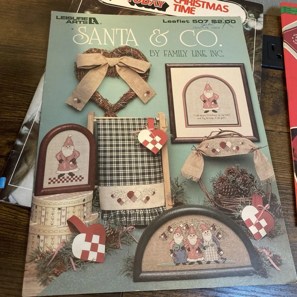 Christmas Books Lot of 5 Craft Cross Stitch Leisure Arts + Songbook Xmas Winter